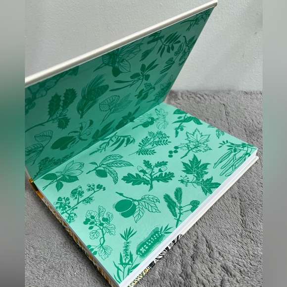 Plant A Tree and Retree The World Book - Picture 8 of 9